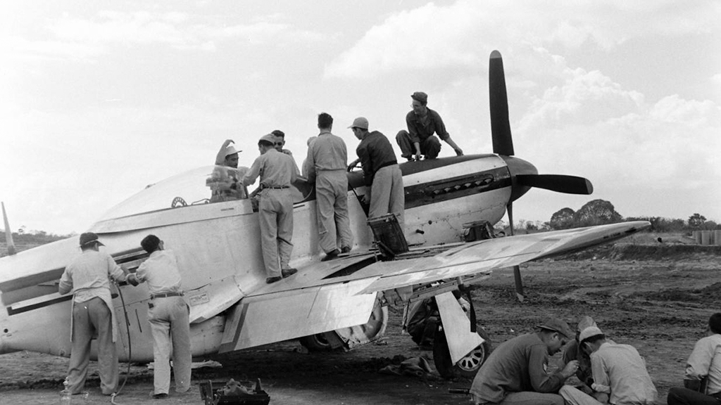 Tico Mustangs being painted