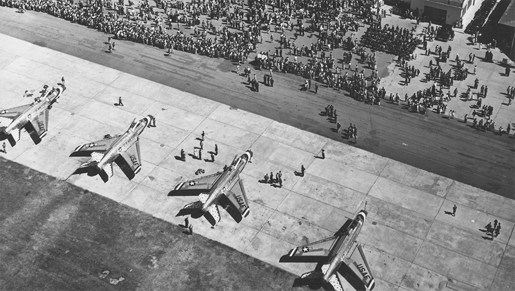 Thunderbirds at La Aurora